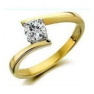 ladies gold cz ring